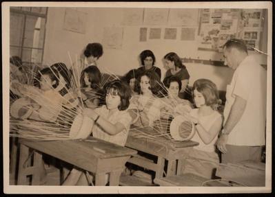 فاطمة المحب في حصة أشغال يدوية