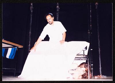 صورة من مسرحية عبير، مسرح الميدان، حيفا