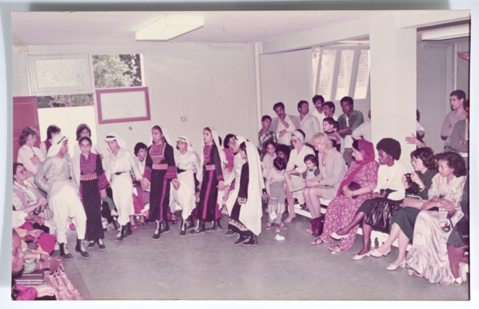 عرض دبكة للفرقة الفنية لأبناء شهداء تل الزعتر