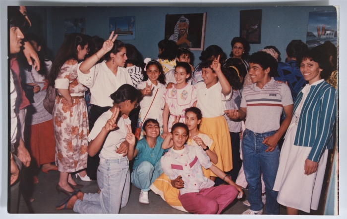 مجموعة من أبناء بيت أطفال الصمود