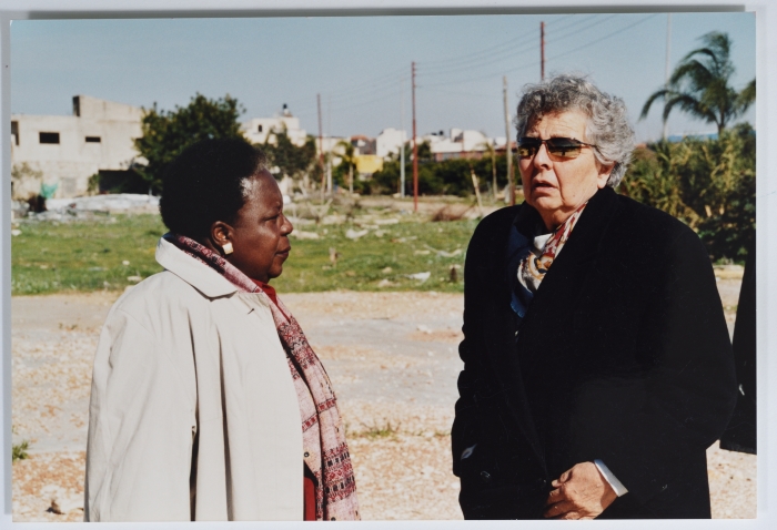 ريما ترزي مع متضامنة دولية