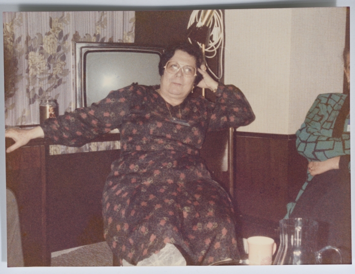 السيدة هند الحسيني