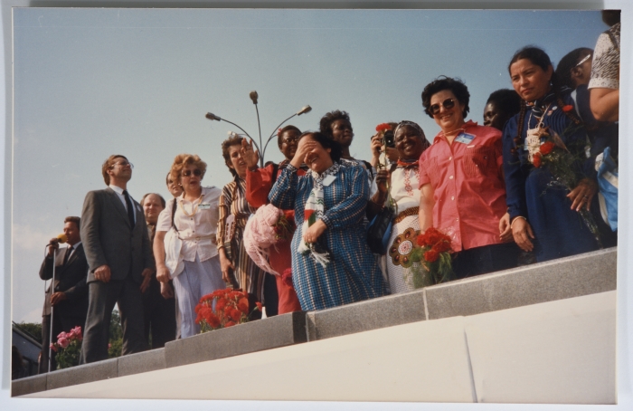 عصام عبد الهادي مع الوفود المشاركة في المؤتمر العالمي للمرأة