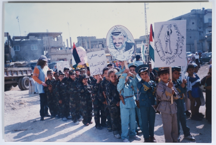 مسيرة للأطفال في مخيم البرج الشمالي
