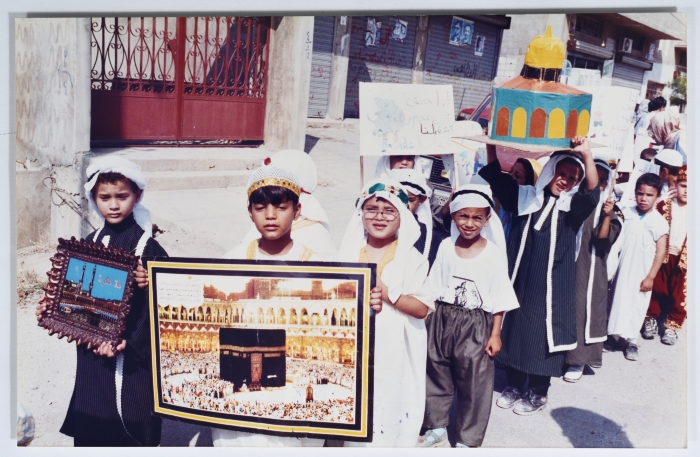 أطفال خلال مهرجان في مخيم البرج الشمالي