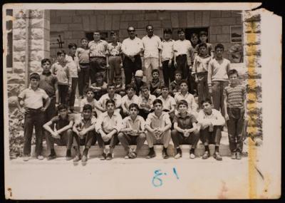 حسن الخطيب مع طلابه، مدرسة شعفاط، 1969-70
