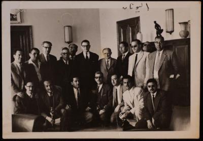 صورة لحسن الخطيب وزملائه، اليونان، مطلع خمسينيات القرن العشرين
