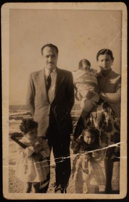 صورة لعائلة حسن الخطيب، لبنان، 1961