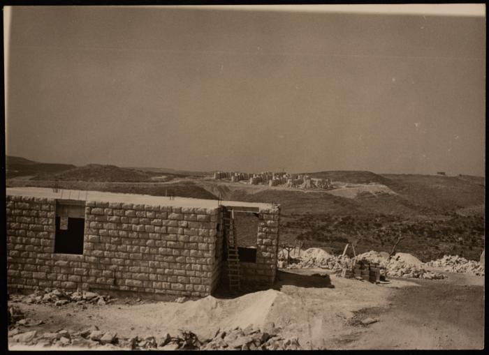 صورة للحي السكني للمعلمات والمعلمين المقدسيين في القدس، 1973
