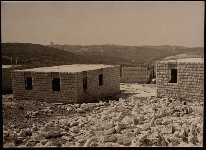 صورة للحي السكني للمعلمات والمعلمين المقدسيين في القدس، 1973
