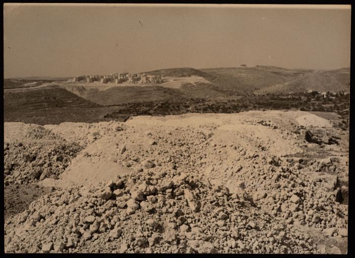 صورة للحي السكني للمعلمات والمعلمين المقدسيين في القدس، 1973
