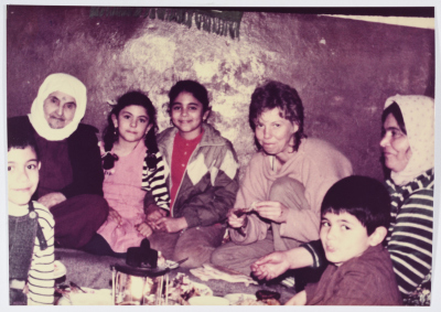 نسوة في مخيم نهر البارد، 1980- 1989