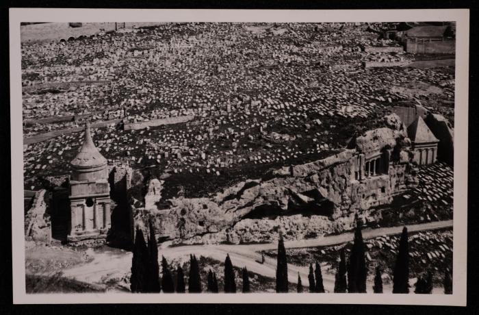 صورة لمنطقة طنطور فرعون والمقبرة اليهودية على جبل الزيتون في مدينة القدس المحتلة 