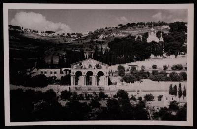 صورة لكنيسة الجثمانية  في مدينة  القدس، تصوير يوسف البينا، عشرينيات وثلاثينيات القرن الماضي