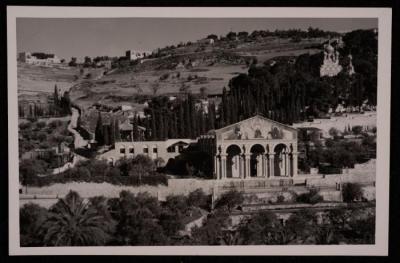 صورة لكنيسة الجثمانية  في مدينة  القدس، تصوير يوسف البينا، عشرينيات وثلاثينيات القرن العشرين