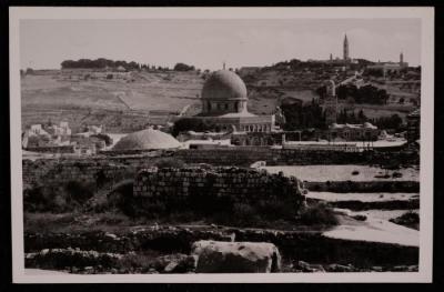 صورة لقبة الصخرة  في البدة القديمة في مدينة القدس المحتلة 