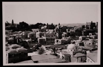صورة لكنيسة يوحنا المعمدان في البلدة القديمة في مدينة االقدس، تصوير يوسف البينا، عشرينيات وثلاثينيات القرن الماضي