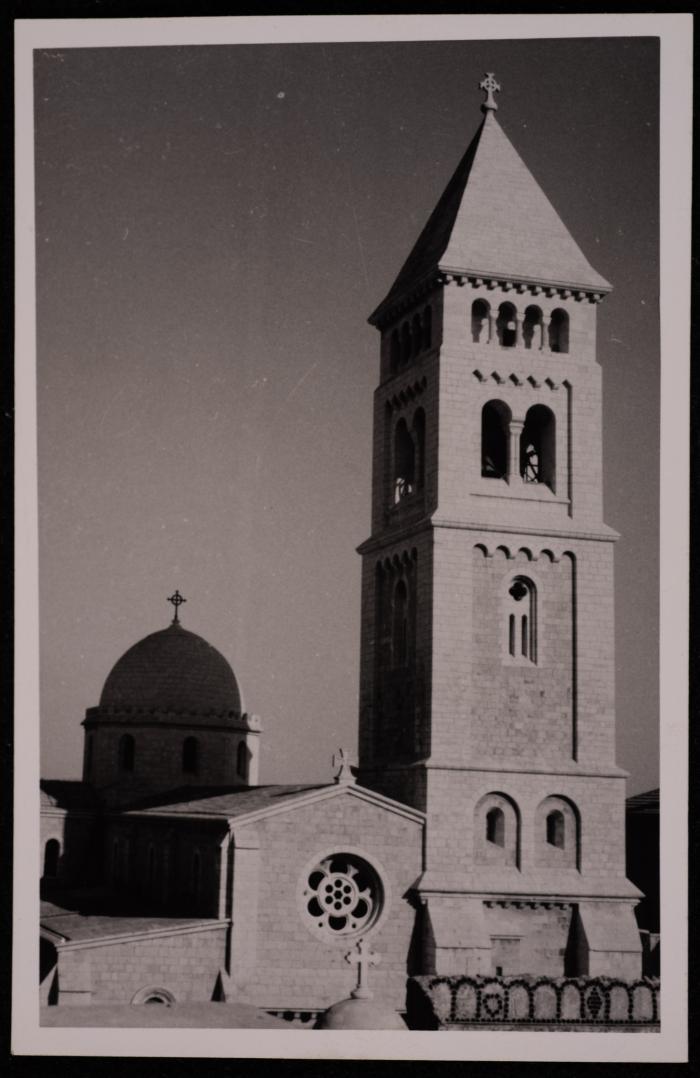 صورة لكنيسة  المسيح المخلص في البلدة القديمة في مدينة القدس، تصوير يوسف البينا، عشرينيات وثلاثينيات القرن الماضي