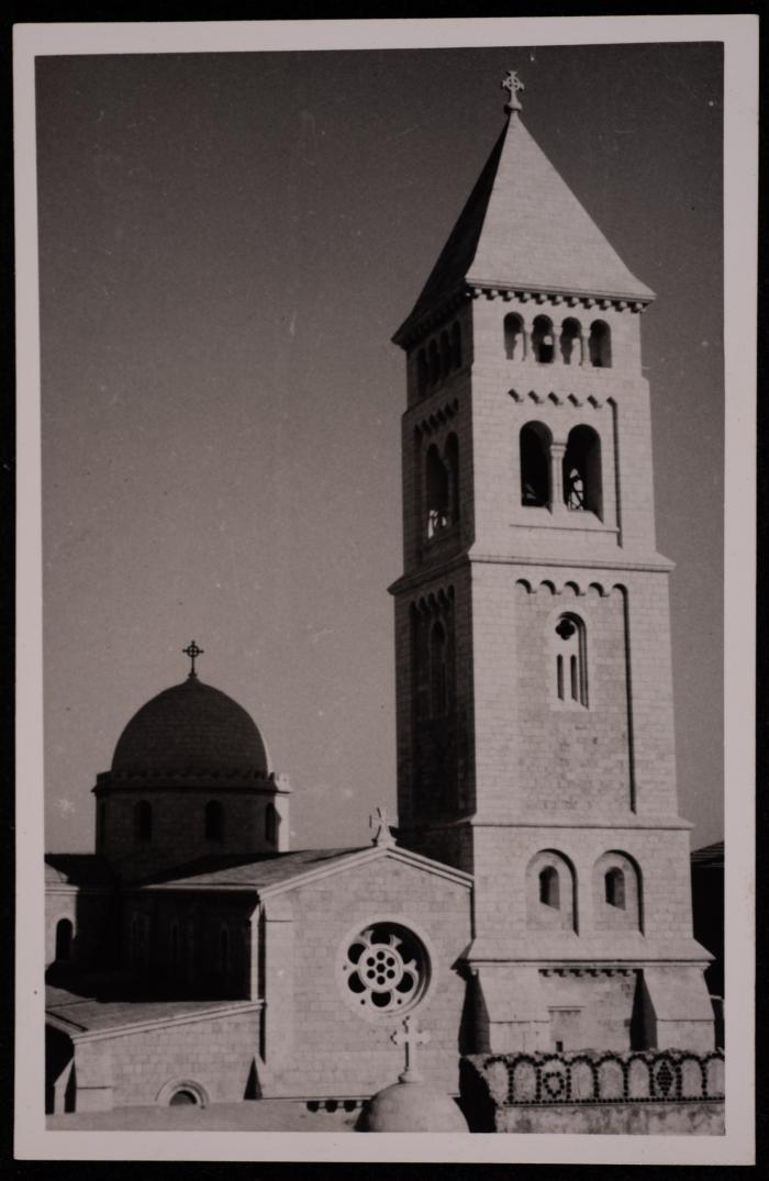 صورة لكنيسة  المسيح المخلص في البلدة القديمة في مدينة القدس، تصوير يوسف البينا، عشرينيات وثلاثينيات القرن الماضي