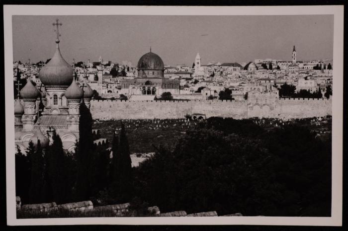 صورة لقبة الصخرة  في مدينة القدس، تصوير يوسف البينا، عشرينيات وثلاثينيات القرن الماضي