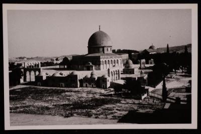 صورة لقبة الصخرة والمسجد الأقصى في مدينة القدس، تصوير يوف البينا، في عشرينيات وثلاثينيات القرن الماضي 