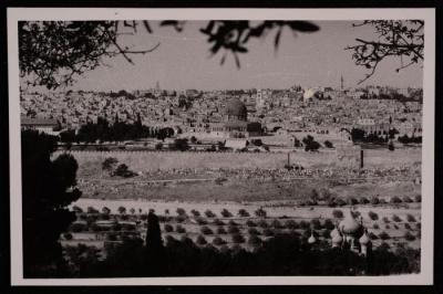 صورة لقبة الصخرة  في مدينة القدس ، تصوير يوسف البينا، عشرينيات وثلاثينيات القرن الماضي