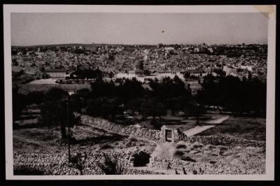 صورة لقبة الصخرة  في مدينة القدس، تصوير يوسف البينا، عشرينيات وثلاثينيات القرن الماضي