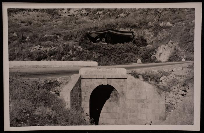 أحد الجسور في فلسطين، تصوير يوسف البينا، خمسينيات القرن العشرين