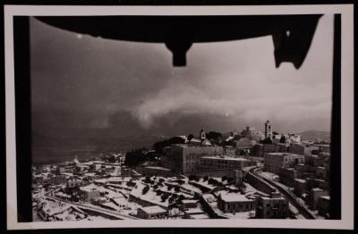 شارع كنيسة المهد في بيت لحم، تصوير يوسف البينا، عشرينيات وثلاثينيات القرن العشرين