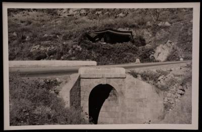 أحد الجسور في فلسطين، تصوير يوسف البينا، خمسينيات القرن العشرين