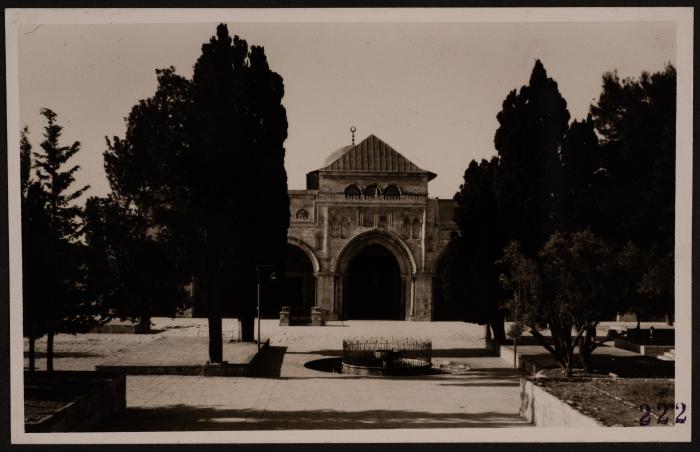 صورة للمسجد الأقصى في مدينة القدس، تصوير يوسف البينا، عشرينيات وثلاثينيات القرن العشرين 