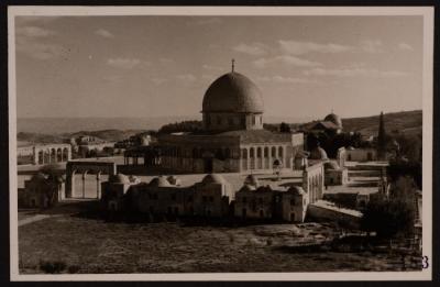 صورة لقبة الصخرة وساحتها في مدينة القدس، تصوير يوسف البينا، عشرينيات وثلاثينيات القرن الماضي