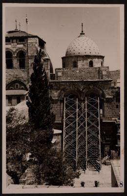صورة لكنيسة القيامة في مدينة القدس، تصوير يوسف البينا، خمسينيات القرن الماضي