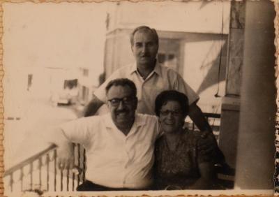 حنا نقارة وعائلته، قبرص، 1970