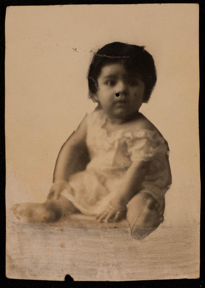 صورة شخصية لزينب المحب وهي طفلة
