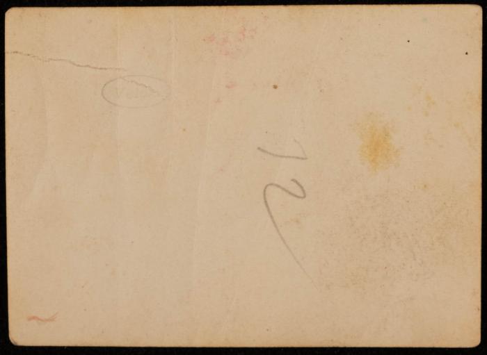 صورة جماعية لفتيات غير معروفات