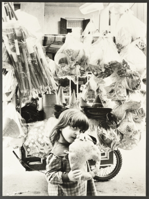 طفلة فلسطينية لاجئة، لبنان، 1980- 1989