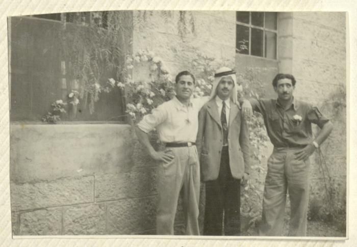 محمد جاد الله مع أصدقائه، القدس