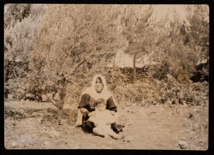 Fadeyyeh Darabe with Her Son Khalil, Dura, 1975
