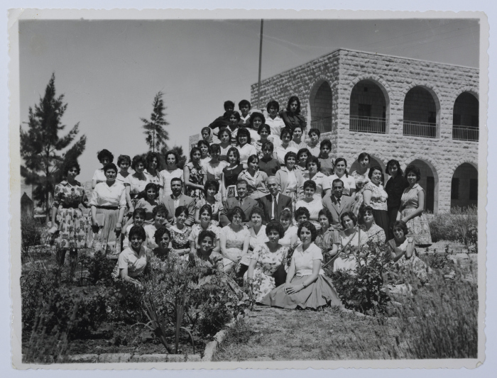 خريجات دورة الفن، بيت حنينا، 1962