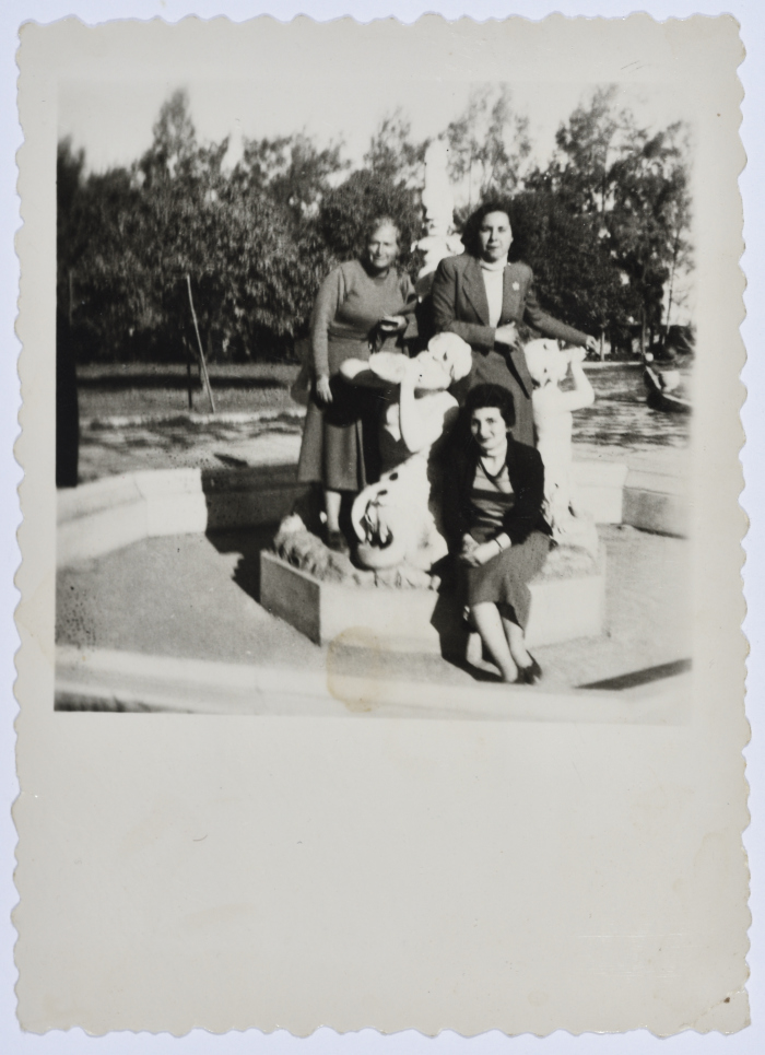 A Photograph of Girls, Helwan