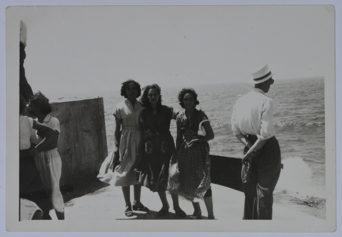 A Photograph of Girls, Alexandria