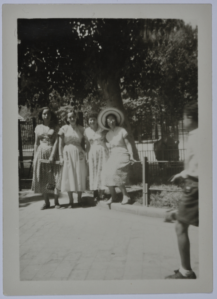 A Photograph of Girls, Cairo
