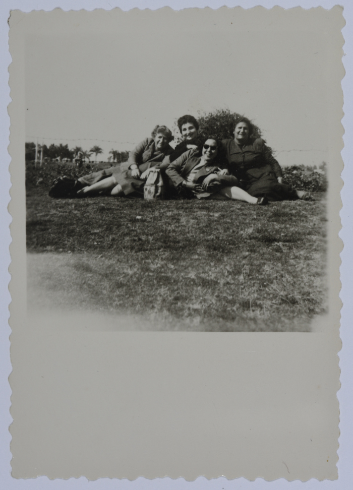 A Photograph of Girls, al-Qanatir al-Khayriyyah