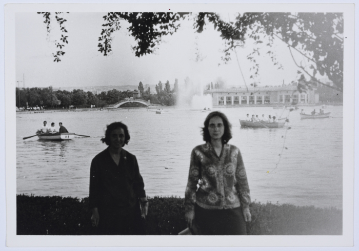 A Photograph of Two Girls, Ankara