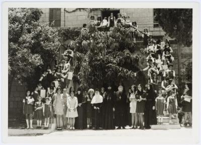 طالبات في كنيسة الجثمانية، 1969