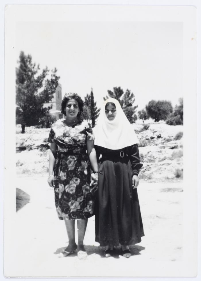 ميلادة خميس مع راهبة، 1967