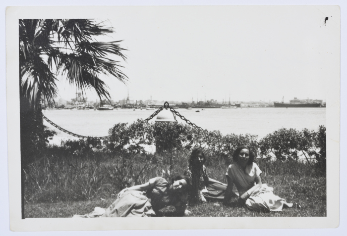 A Photograph of Girls, Alexandria