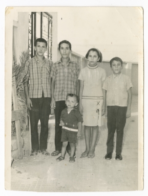 أطفال من عائلة الكايد