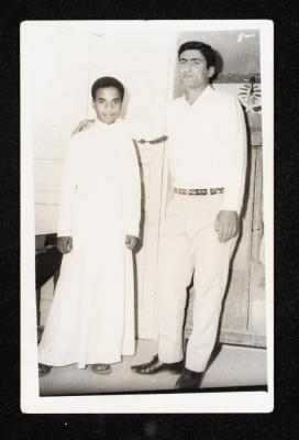 حسين عواودة وأحد طلابه، جدة، 1970